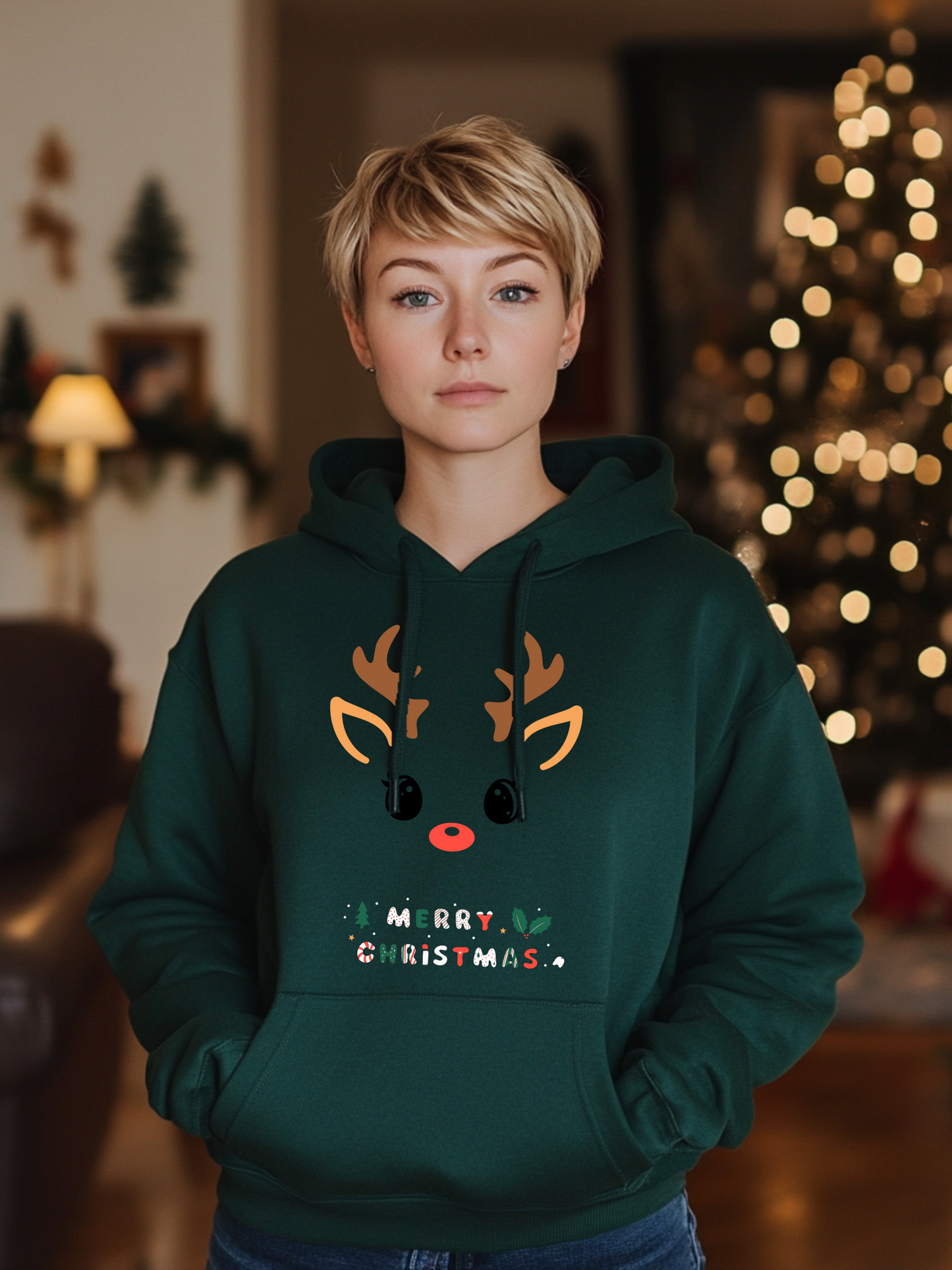 Frontansicht eines Hoodies mit Weihnachtslichem Rehgesicht und Schriftzug