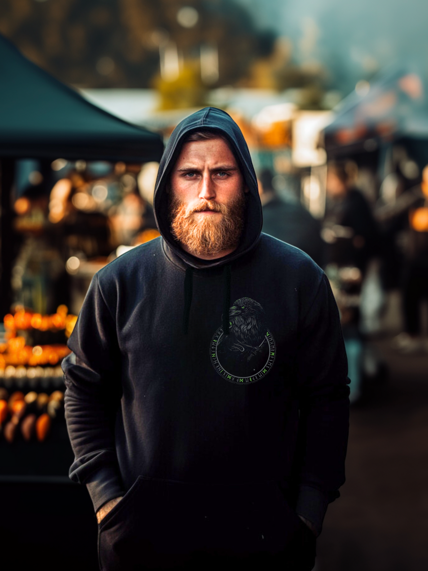 Rabe des Nordens Gruen Wikinger Hoodie von Vorne
